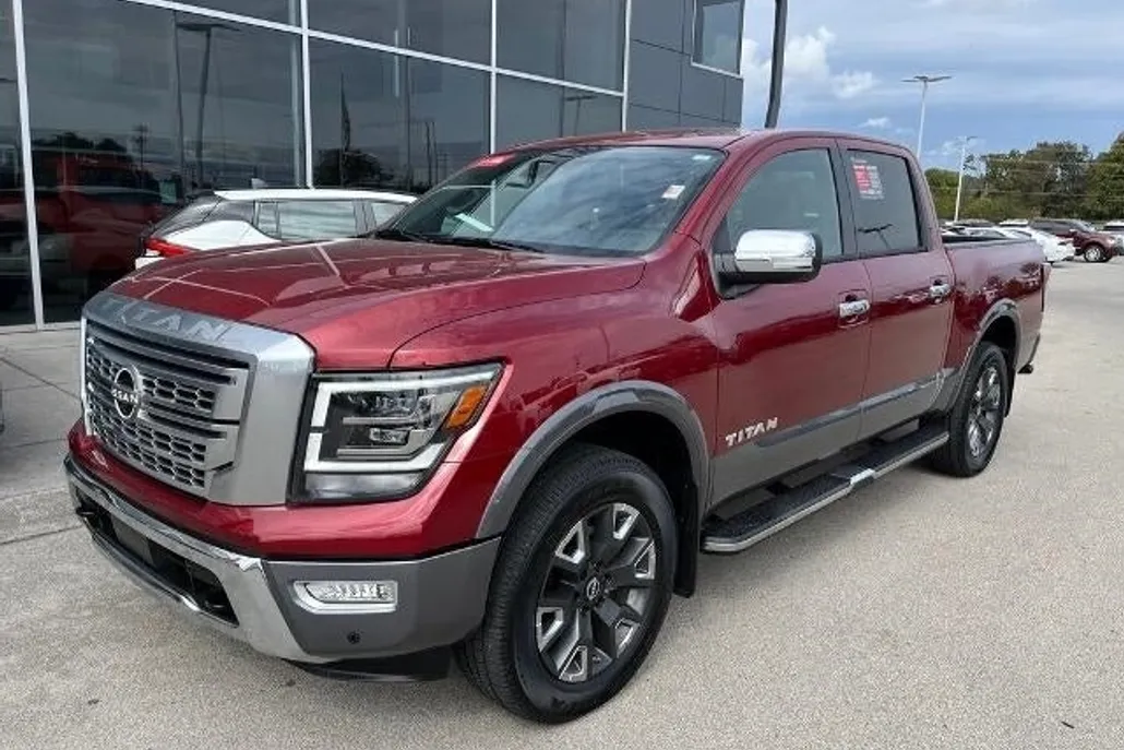 2024 Nissan Titan Crew Cab SV photo 1