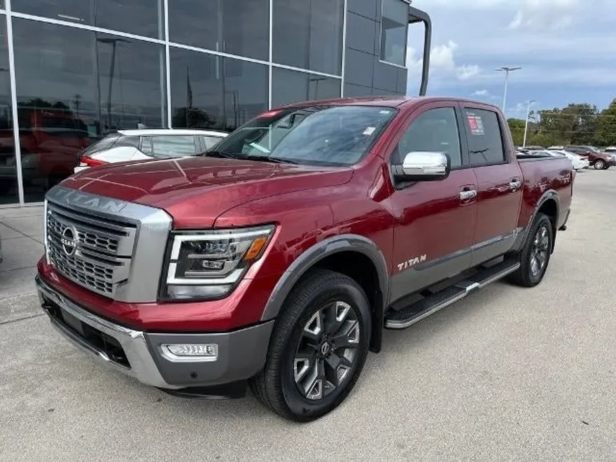2024 Nissan Titan Crew Cab SV photo 1
