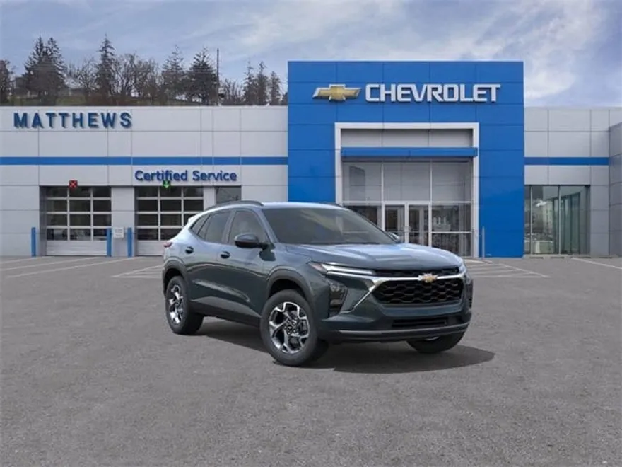 2025 Chevrolet Trax LT photo 1