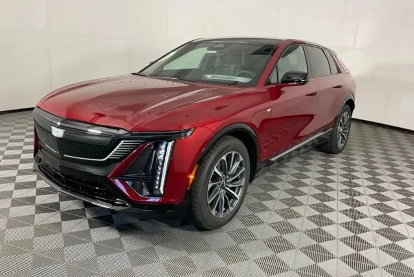 2025 Cadillac Lyriq Sport photo 1