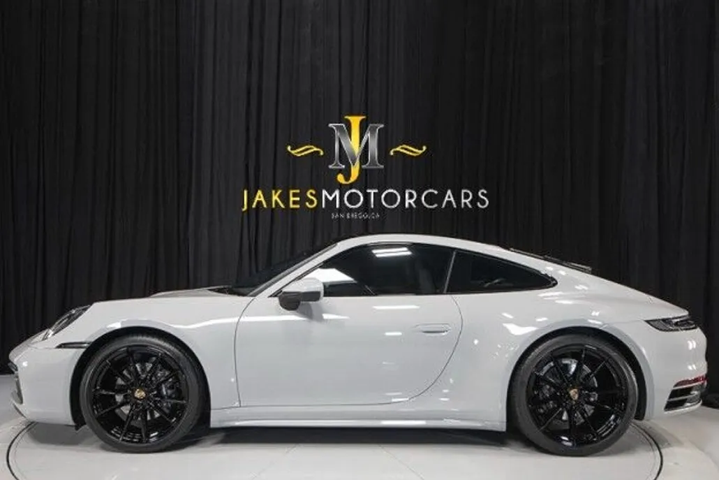 2022 Porsche 911 Coupe photo 1