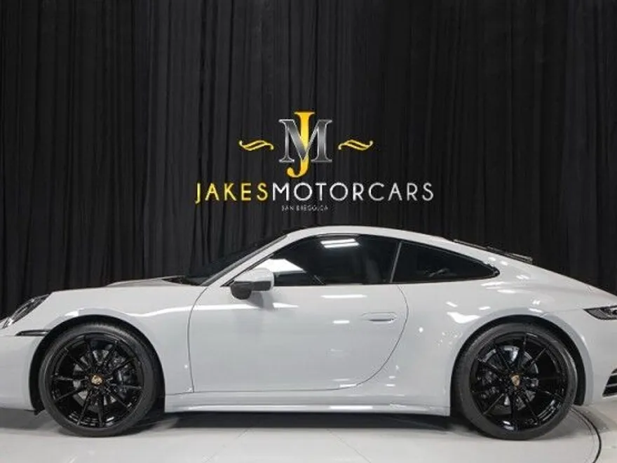 2022 Porsche 911 Coupe photo 1