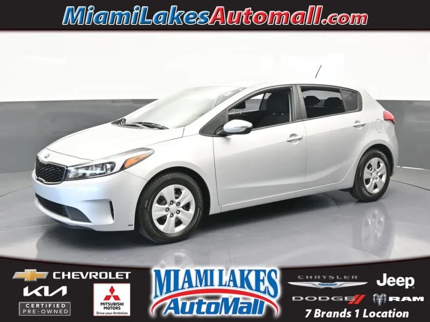 2017 Kia Forte LX photo 1