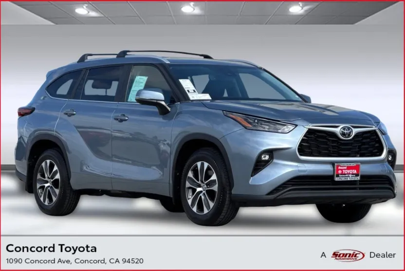 2024 Toyota Highlander XLE photo 1