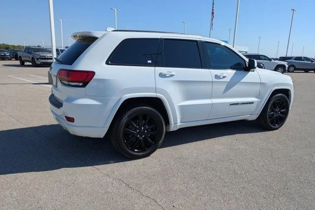 2019 Jeep Grand Cherokee Altitude photo 1