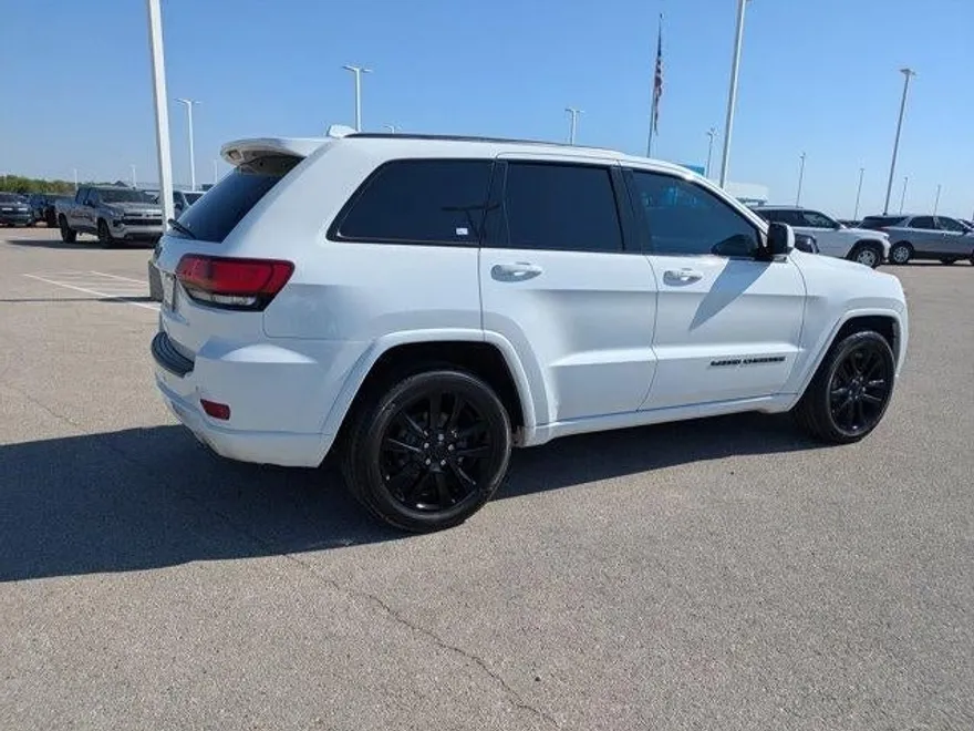 2019 Jeep Grand Cherokee Altitude photo 1