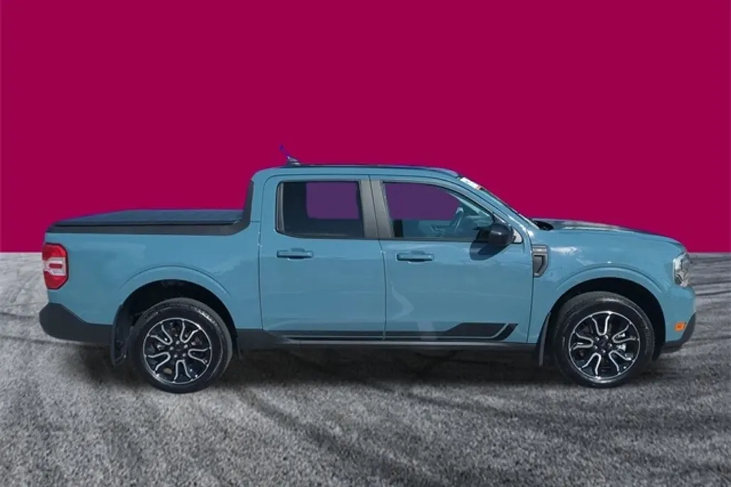 2022 Ford Maverick Lariat photo 1