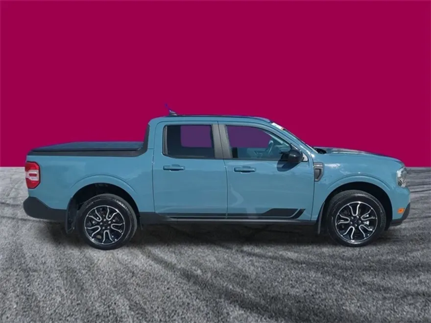 2022 Ford Maverick Lariat photo 1