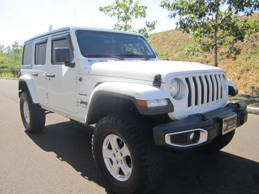 2018 Jeep Wrangler Unlimited Sahara photo 1