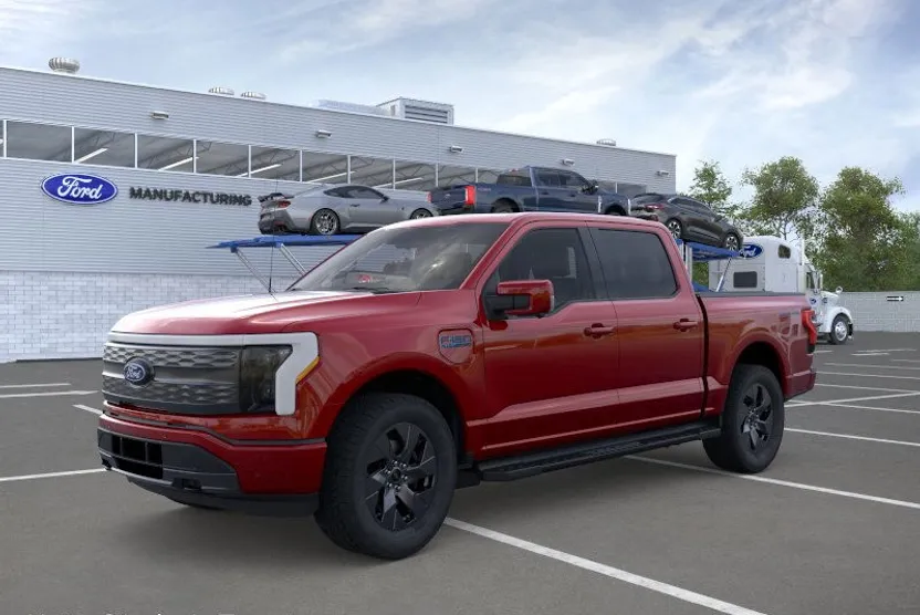 2025 Ford F-150 Lightning Lariat photo 1