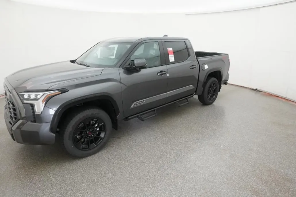2025 Toyota Tundra Platinum CrewMax photo 1