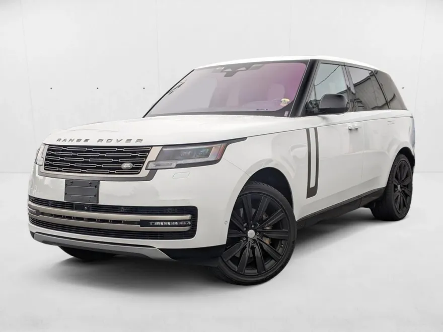 2023 Land Rover Range Rover SE photo 1