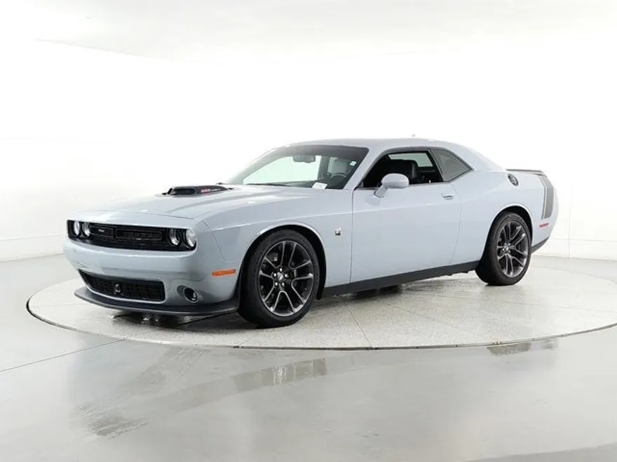 2022 Dodge Challenger R/T Scat Pack photo 2