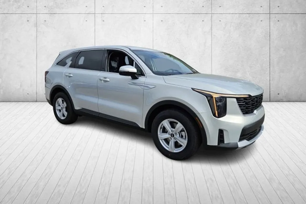 2026 Kia Sorento LX photo 1