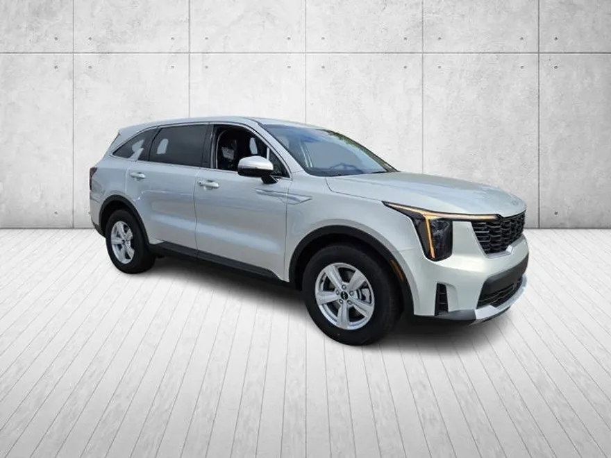 2026 Kia Sorento LX photo 1