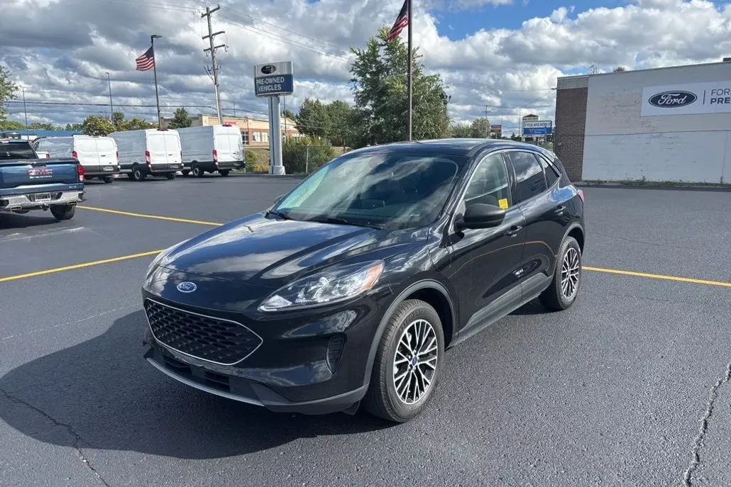 2022 Ford Escape Plug-In Hybrid SE photo 1