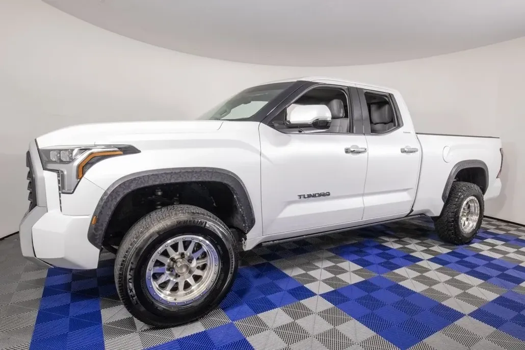 2022 Toyota Tundra Limited photo 1