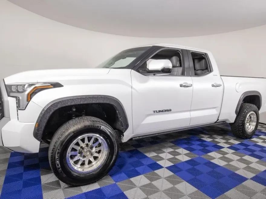 2022 Toyota Tundra Limited photo 1
