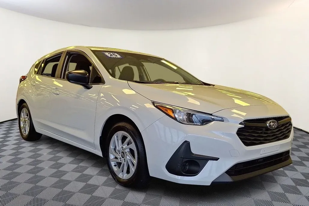 2025 Subaru Impreza Base photo 1