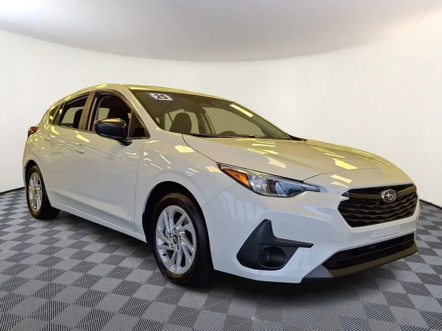 2025 Subaru Impreza Base photo 1