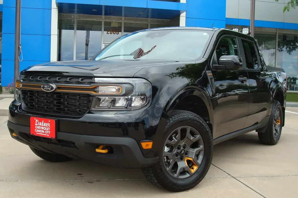 2023 Ford Maverick XLT photo 1