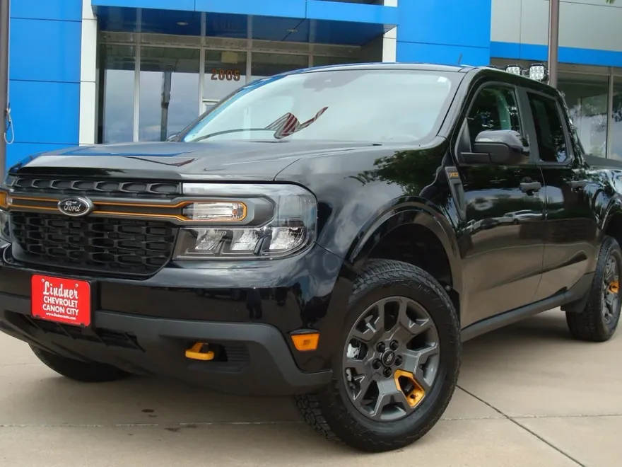 2023 Ford Maverick XLT photo 1