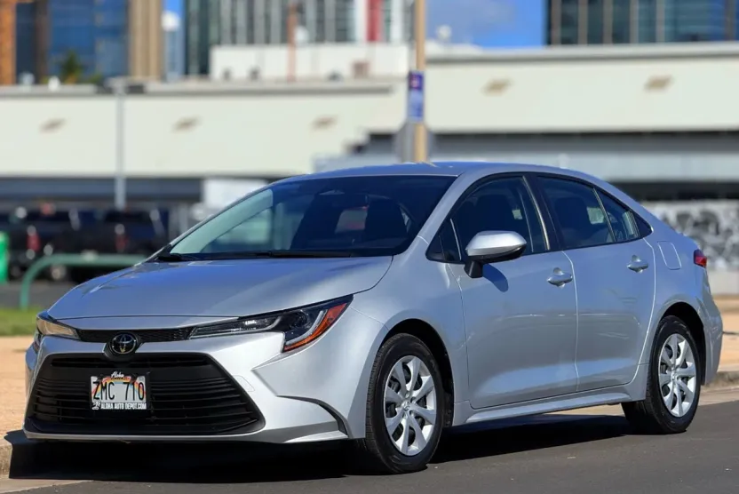 2025 Toyota Corolla LE photo 1