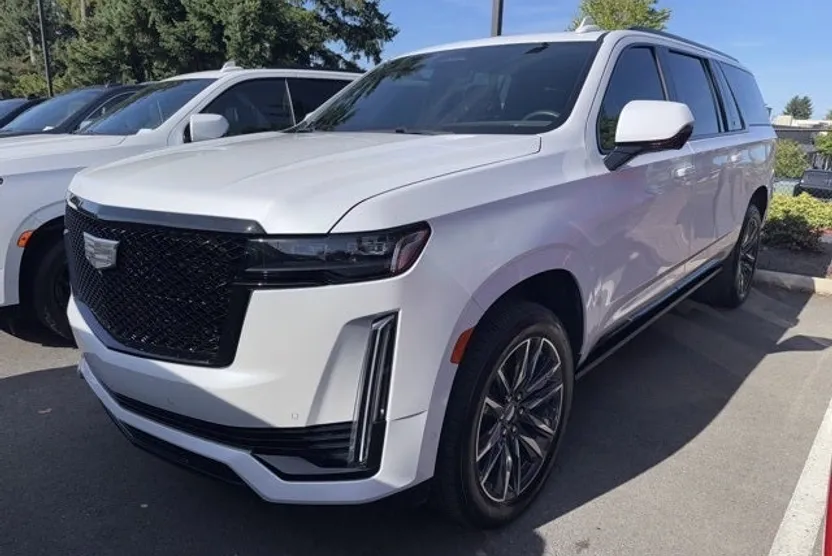 2023 Cadillac Escalade ESV Sport photo 1
