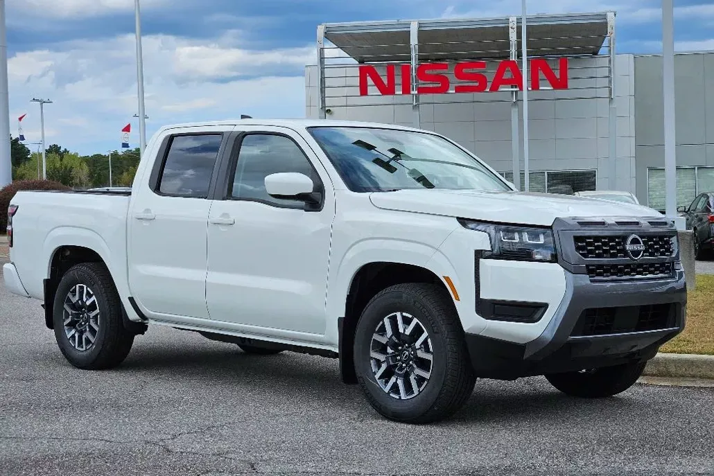 2026 Nissan Frontier SV photo 1