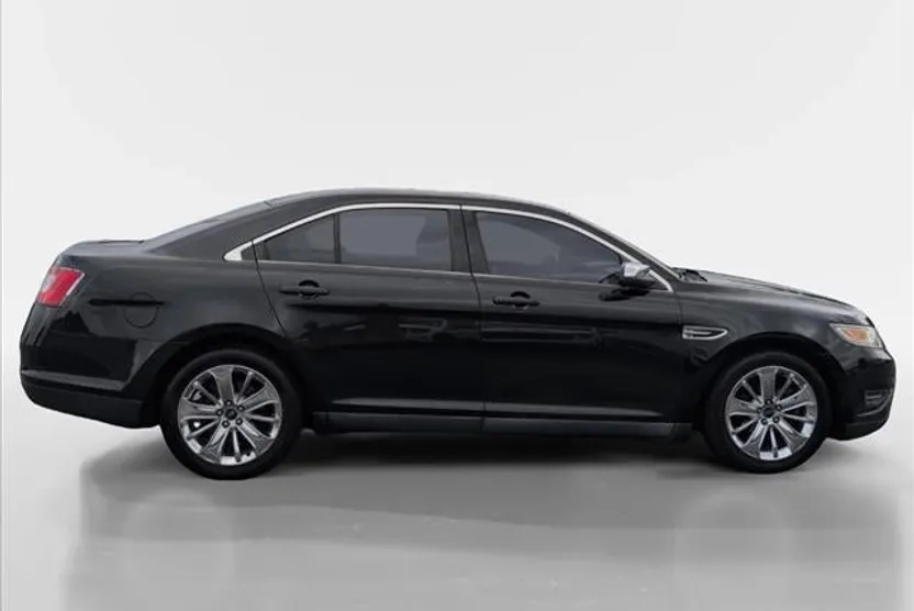 2011 Ford Taurus Limited photo 1