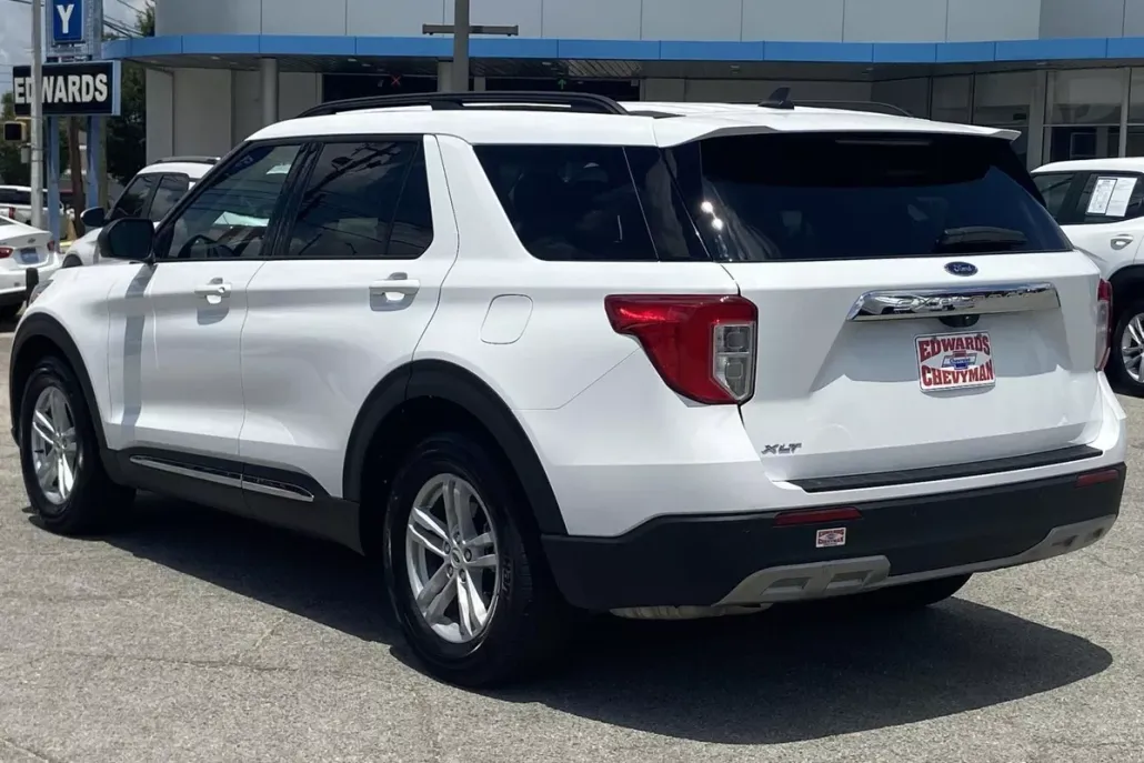 2024 Ford Explorer XLT photo 1