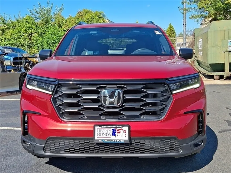 2025 Honda Pilot Sport photo 1
