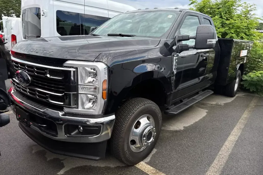 2024 Ford F-350 photo 1