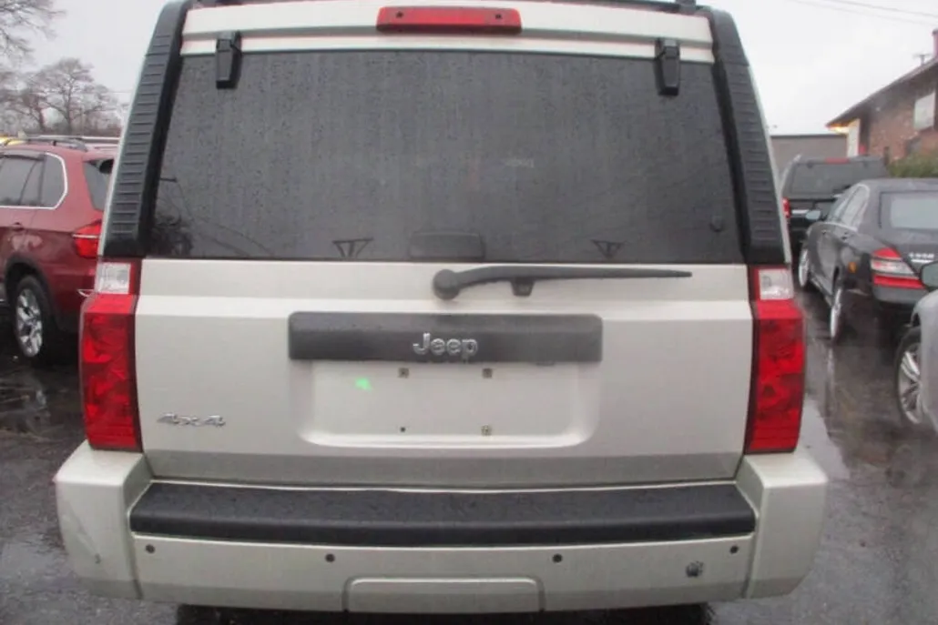 2008 Jeep Commander Sport photo 1