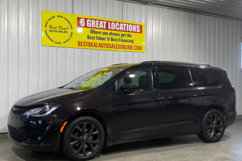 2018 Chrysler Pacifica Touring Plus photo 1