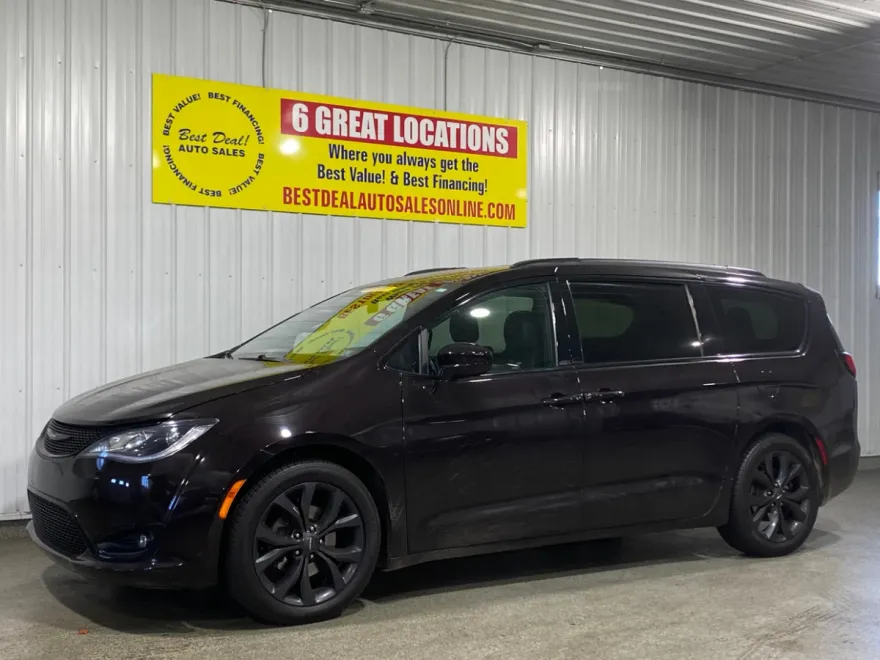 2018 Chrysler Pacifica Touring Plus photo 1