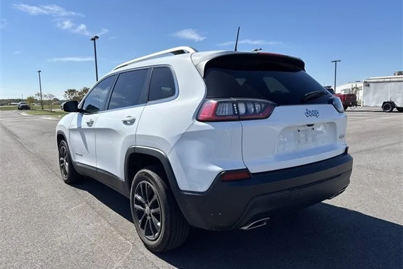 2021 Jeep Cherokee Latitude Lux photo 1