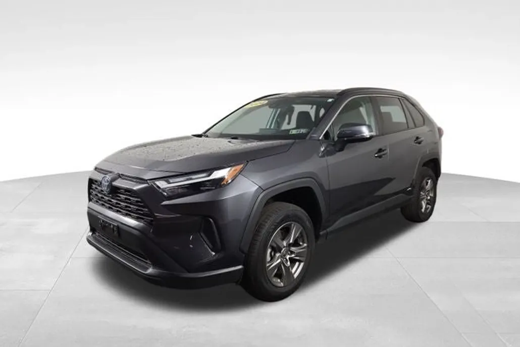 2024 Toyota RAV4 Hybrid XLE photo 1