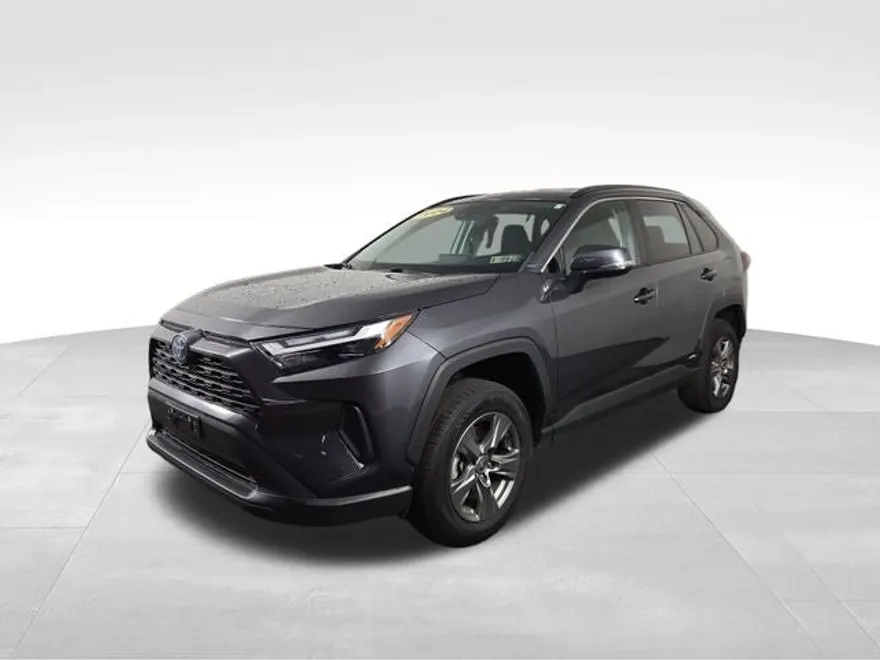 2024 Toyota RAV4 Hybrid XLE photo 1