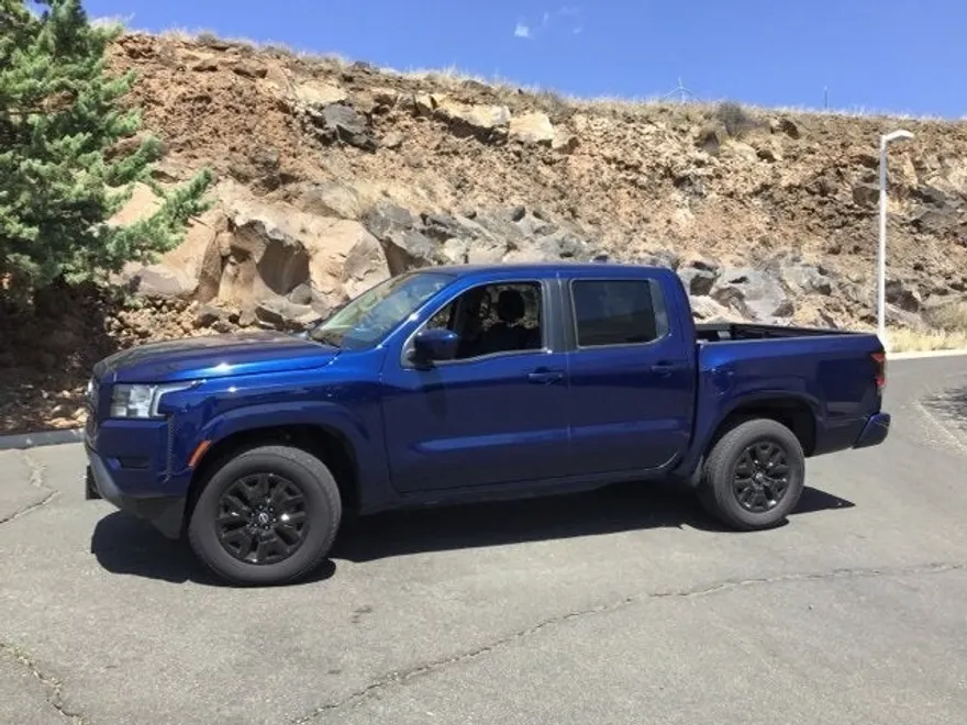 2023 Nissan Frontier SV photo 1