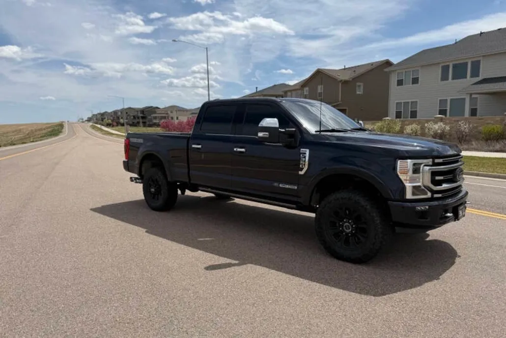 2022 Ford F-350 Platinum photo 1