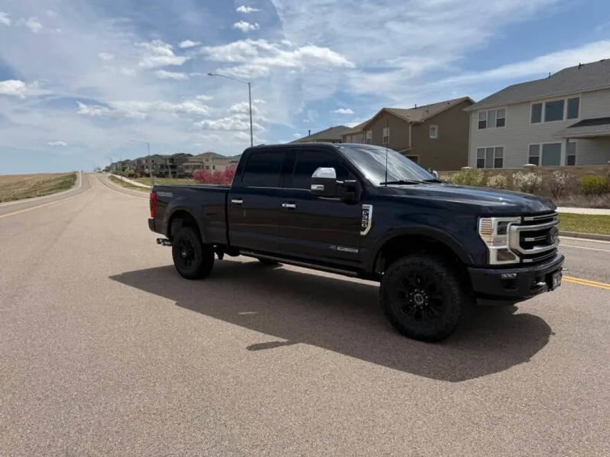 2022 Ford F-350 Platinum photo 1