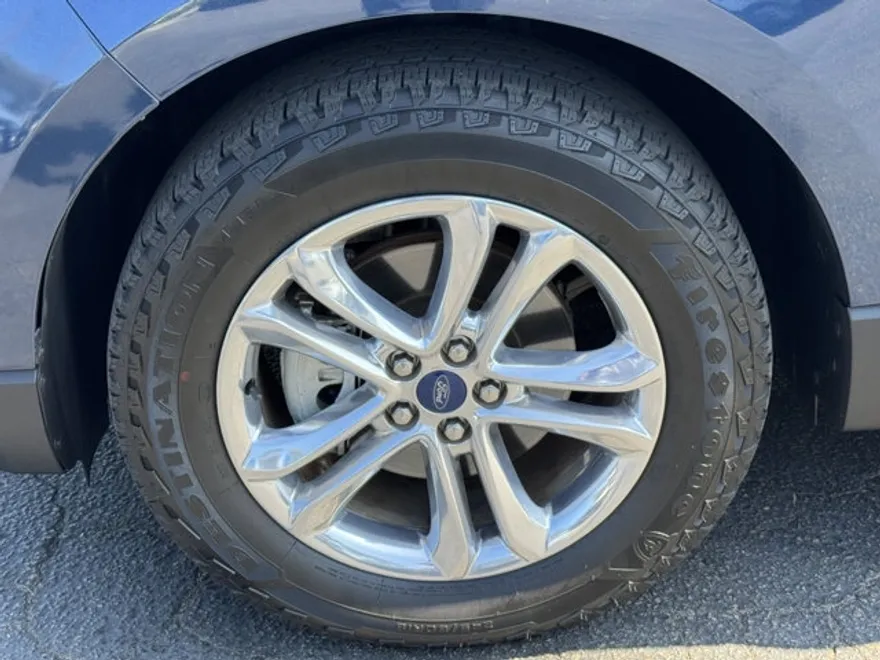 2017 Ford Edge SEL photo 1