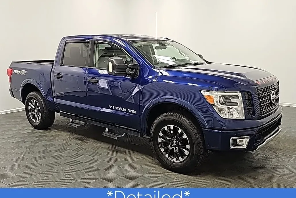 2019 Nissan Titan PRO-4X photo 1