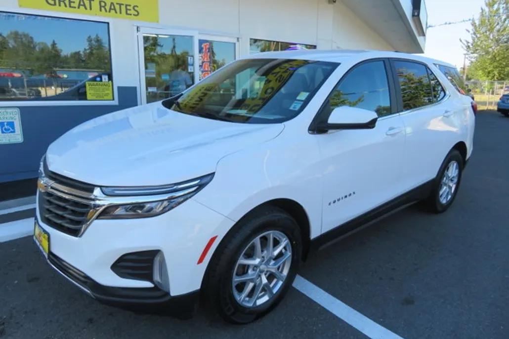2022 Chevrolet Equinox LT photo 1
