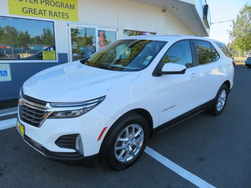 2022 Chevrolet Equinox LT photo 1
