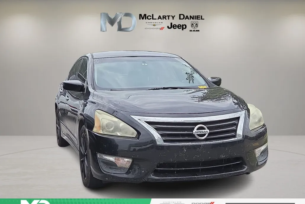 2013 Nissan Altima 2.5 SV photo 1