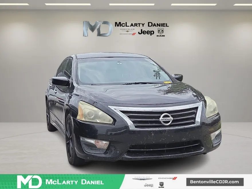 2013 Nissan Altima 2.5 SV photo 1