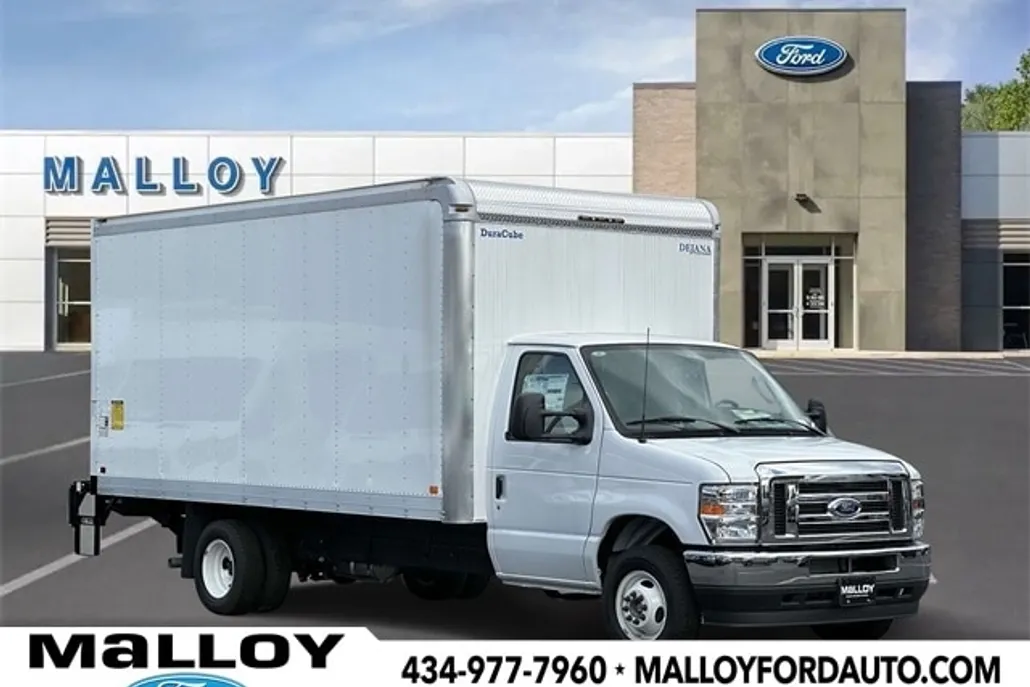 2024 Ford E-450 Cutaway DRW photo 1