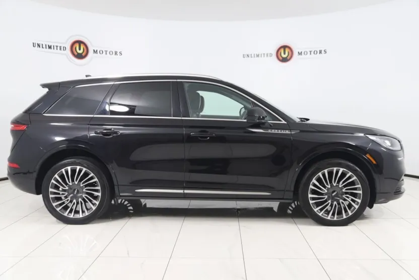 2022 Lincoln Corsair Standard photo 1